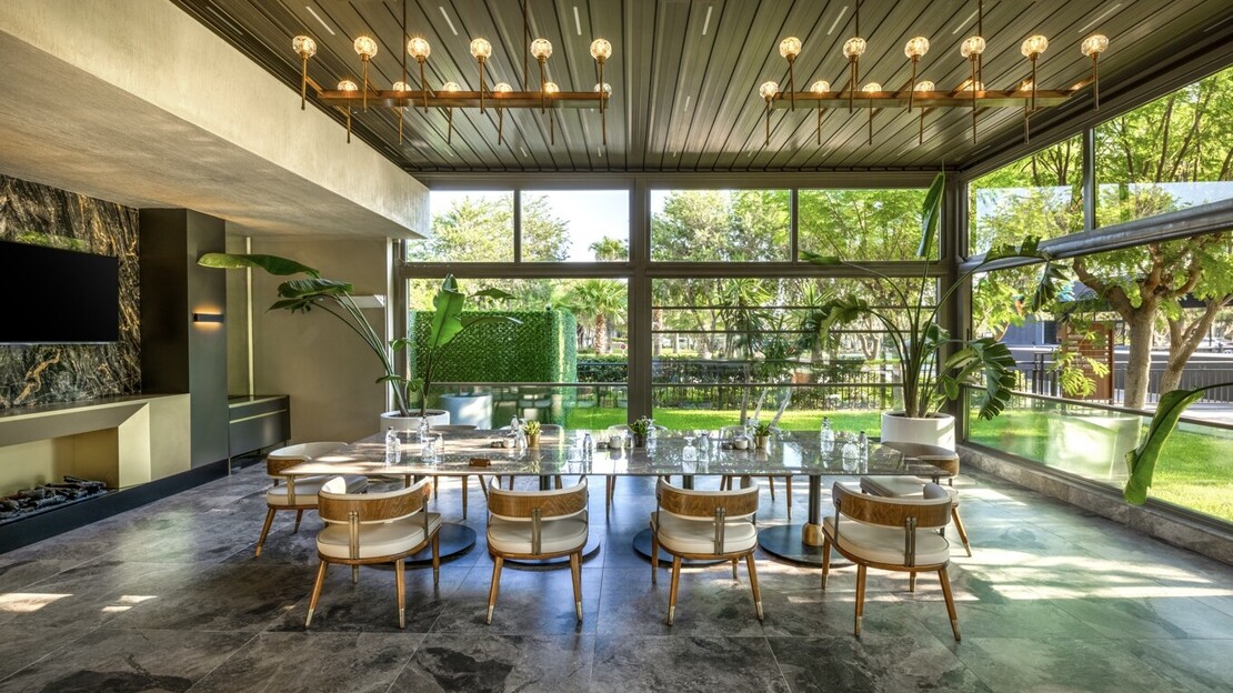 Nirvana Cosmopolitan